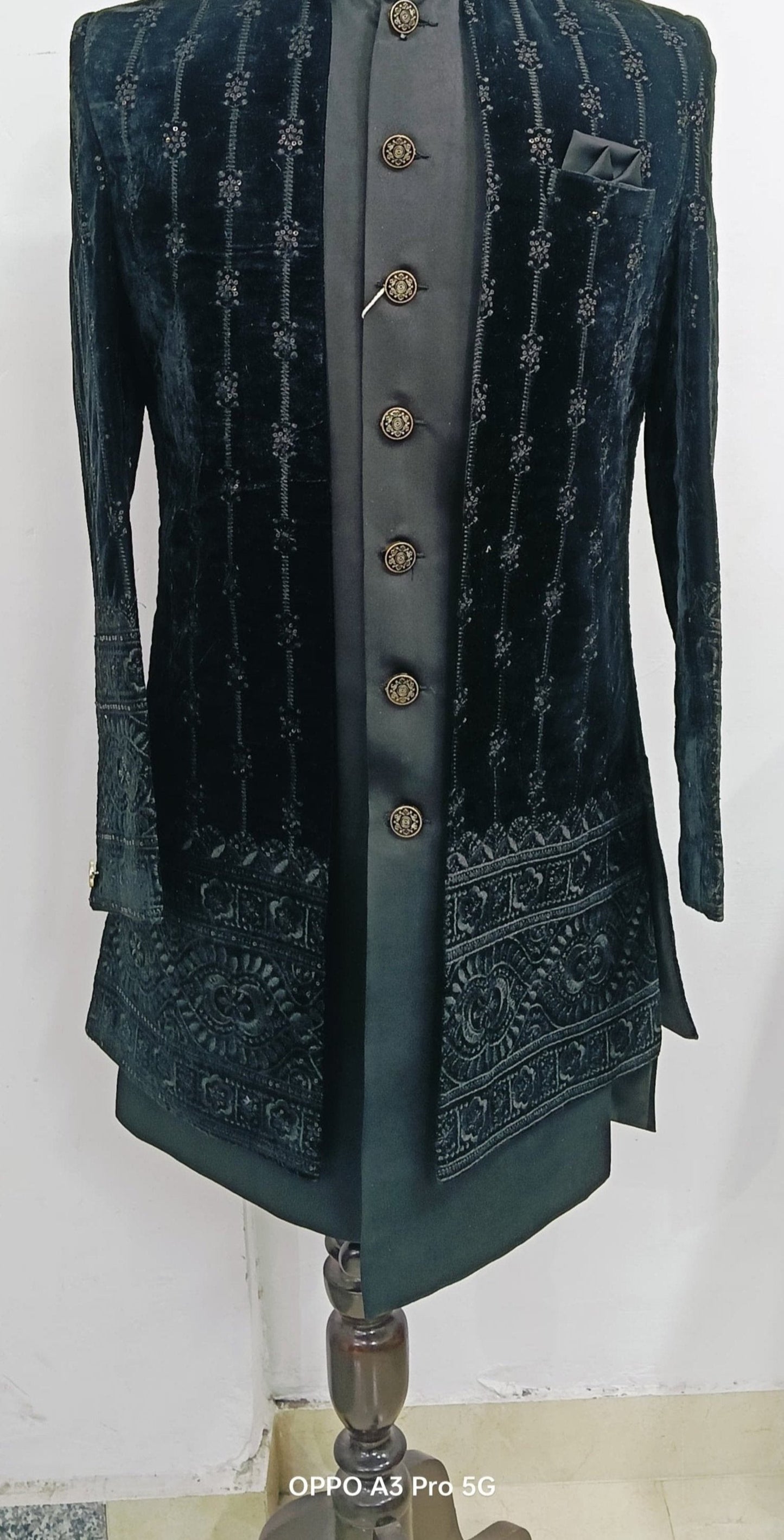 Black Fashionable Men’s Shrug for Layering